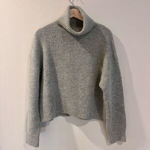Grey chunky knit turtleneck- size small